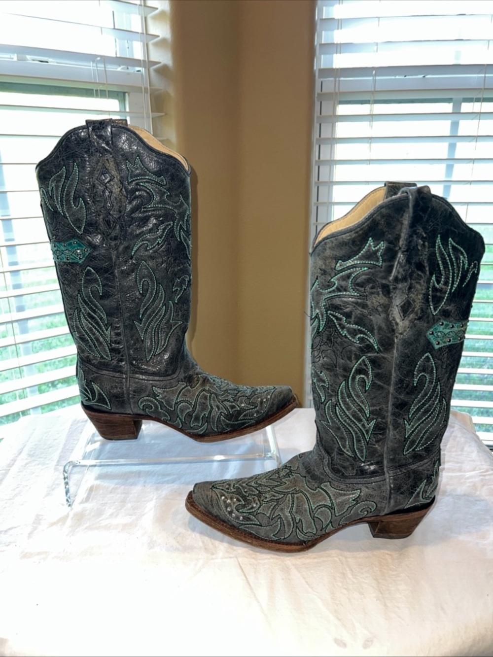 Corral Vtg Women Gray Turquoise Embroidery Leather Boots Sz 7M Rodeo Quiet Lux